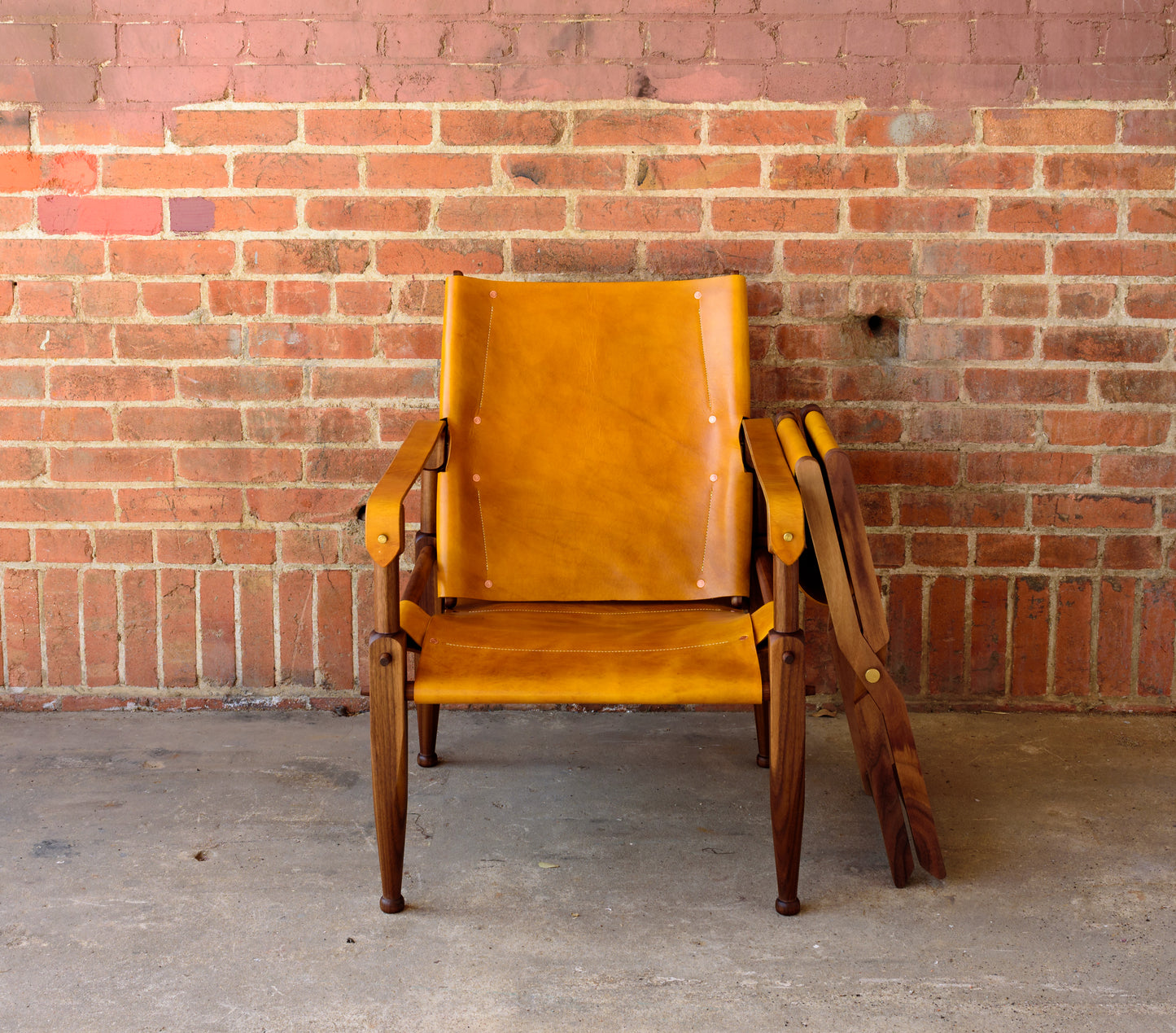 Limbo Safari Lounge Chair in Walnut and Leather