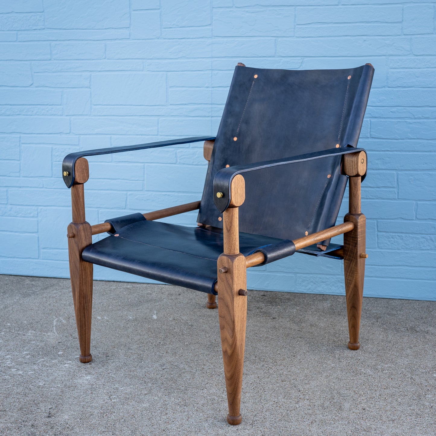 Limbo Safari Lounge Chair in Walnut and Leather