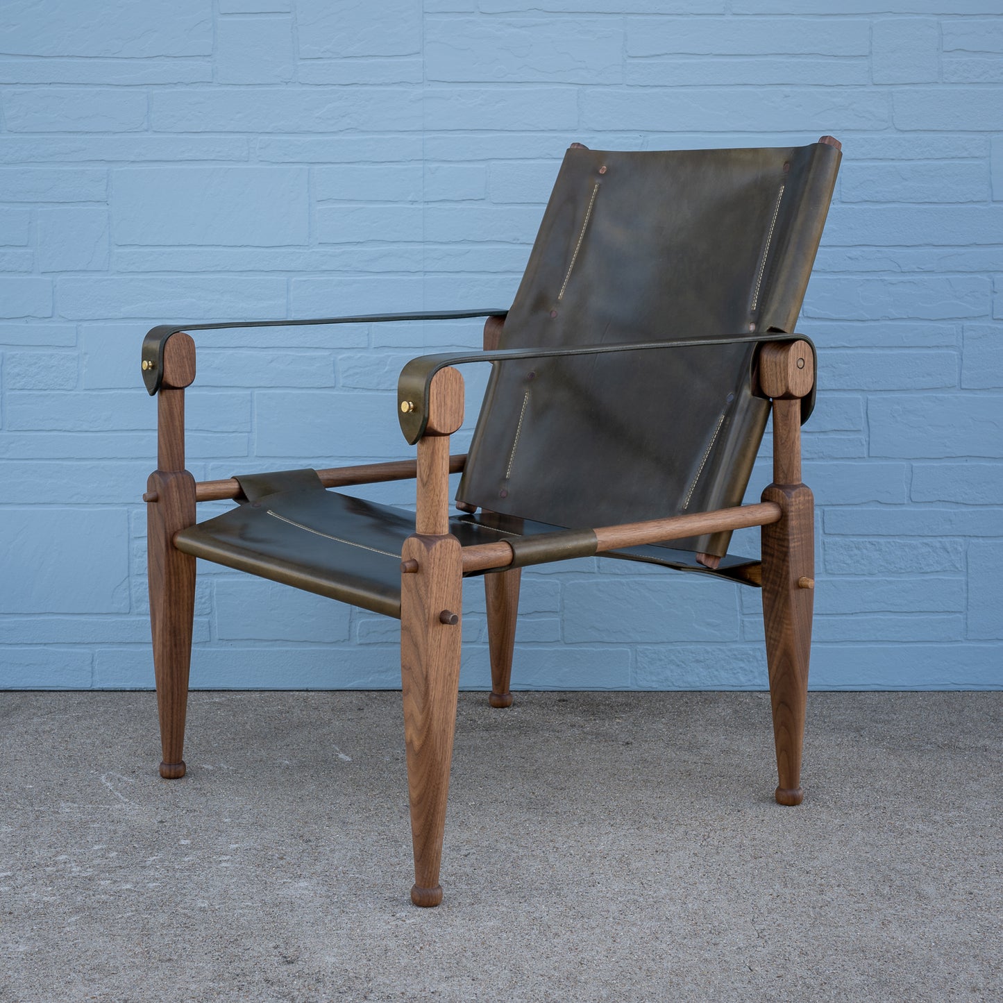 Limbo Safari Lounge Chair in Walnut and Leather