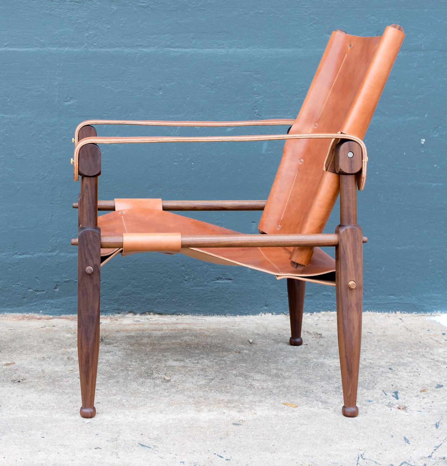 Limbo Safari Lounge Chair in Walnut and Leather