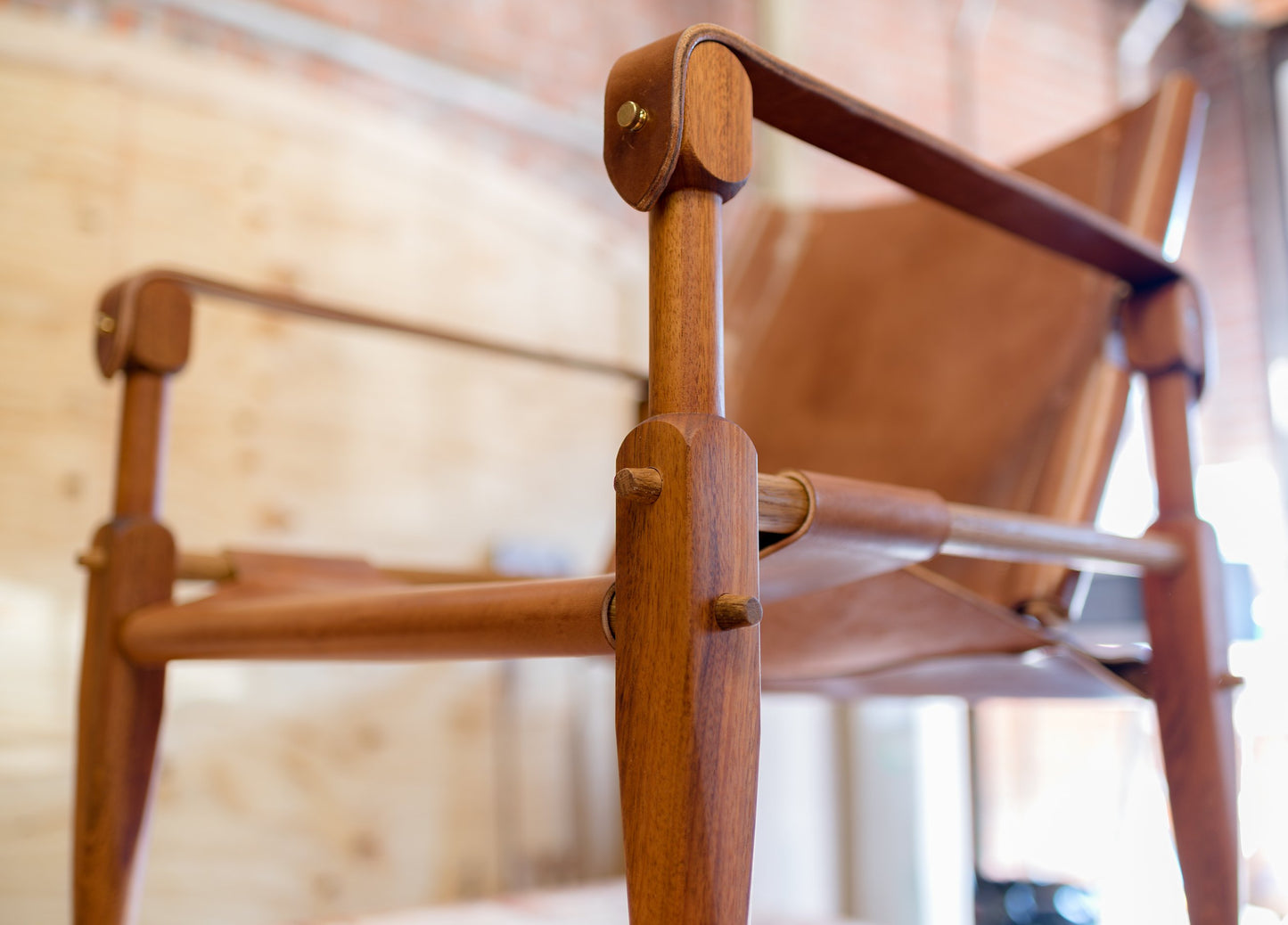 Limbo Safari Lounge Chair in Mahogany and Leather